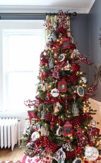 Vintage ribbons christmas tree