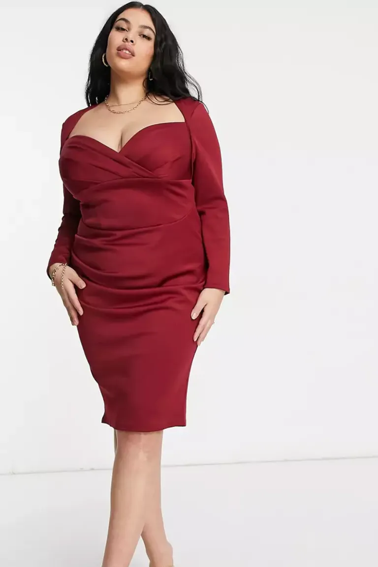 Long sleeve dress with a sweetheart neckline