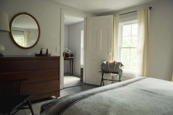 Decorating your breathing room with certain colors reflecting light especially for dark corner