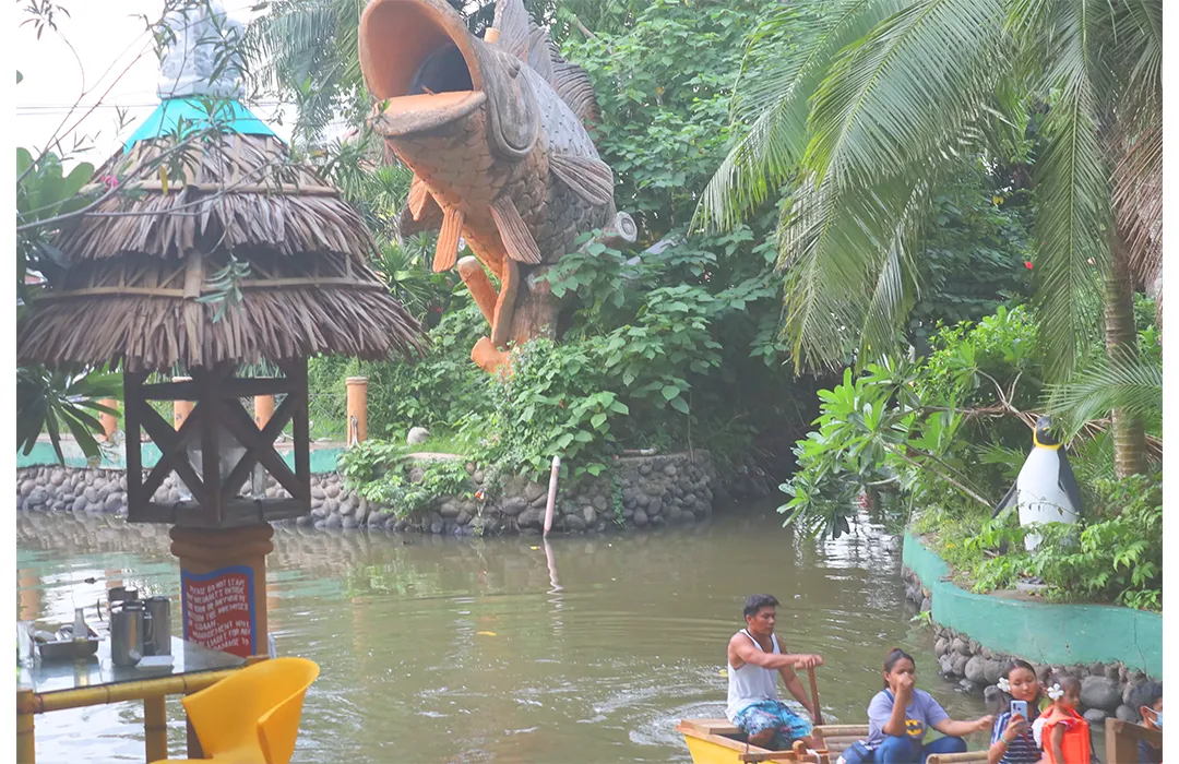 Free boat ride in the restaurant while observing safety measures