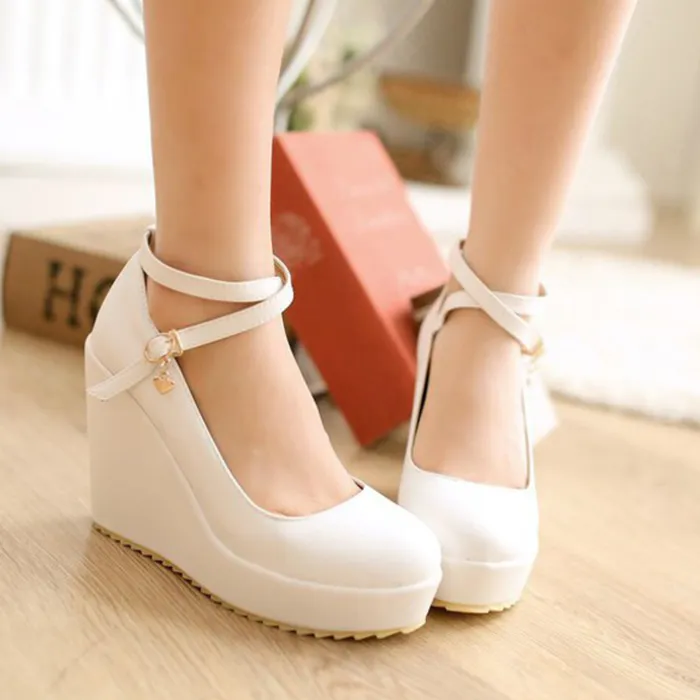 shoe shopping for wedge heel