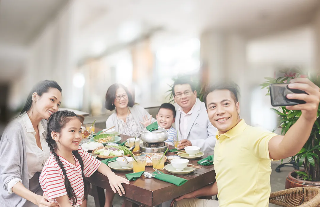 Filipino family loves eating in a good place where they can take photos nearby their own home.
